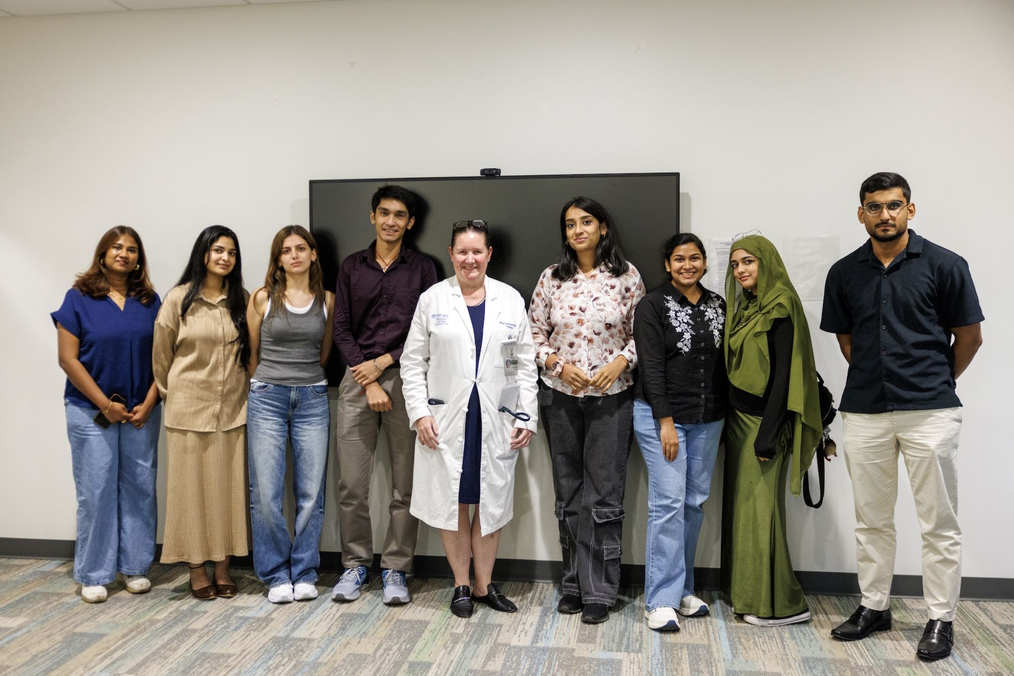KWIU Students Connect with Leading Oncologist at Winship Cancer Institute